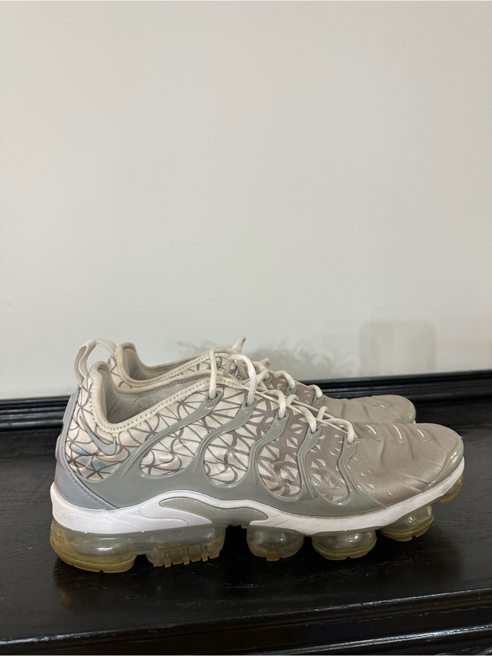 Nike Women’s Sneakers in Light Gray and Cream with Translucent Bubble Sole